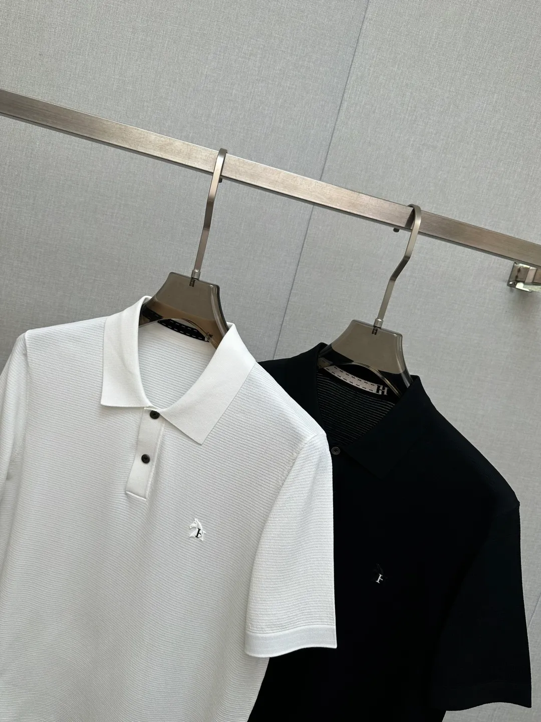 H Home Top Quality 2026 new product polo short sleeves! Original custom fabric, soft to the touch. Top imported private goods, fashionable design and trendy short sleeves, without losing luxury. There is no doubt about the quality. The upper body effect is amazing, luxury official website Same Style! Size: M-3XL